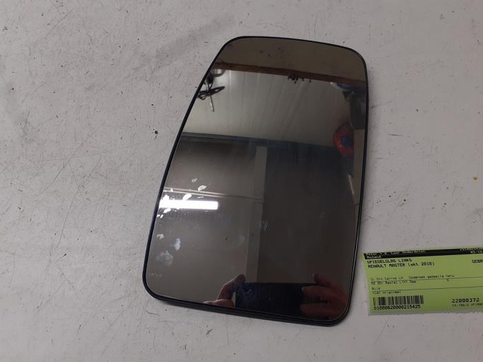 Spiegelglas links van een Renault Master IV (FV) 2.3 dCi 125 16V FWD 2010