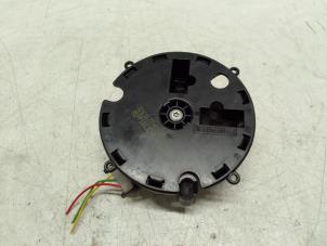 Gebruikte Spiegel motor links Citroen C3 Aircross I (2C/2R) 1.2 e-THP PureTech 130 Prijs € 35,00 Margeregeling aangeboden door Autodemontage van de Laar