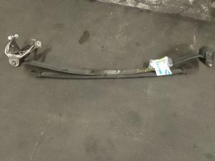 Gebruikte Bladveer achter Mercedes Sprinter 3,5t (907.6/910.6) 316 CDI 2.1 D RWD Prijs € 272,25 Inclusief btw aangeboden door Autodemontage van de Laar