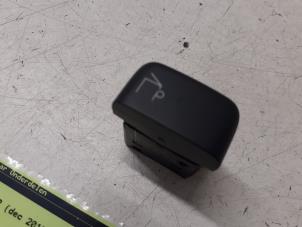 Gebruikte Schakelaar Mercedes Sprinter 3,5t (907.6/910.6) 316 CDI 2.1 D RWD Prijs € 30,25 Inclusief btw aangeboden door Autodemontage van de Laar