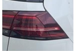Gebruikte Achterlicht rechts Volkswagen Golf VII (AUA) 2.0 R 4Motion 16V Prijs € 150,00 Margeregeling aangeboden door Autodemontage van de Laar