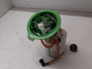 Gebruikte Benzinepomp Volkswagen Golf VII (AUA) 2.0 R 4Motion 16V Prijs € 150,00 Margeregeling aangeboden door Autodemontage van de Laar