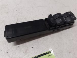 Gebruikte Raam schakelaar elektrisch Saab 9-3 II Sport Sedan (YS3F) 1.8t 16V Prijs € 25,00 Margeregeling aangeboden door Autodemontage van de Laar