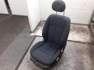 Gebruikte Voorstoel rechts Mercedes E (W211) 1.8 E-200 K 16V Prijs € 150,00 Margeregeling aangeboden door Autodemontage van de Laar