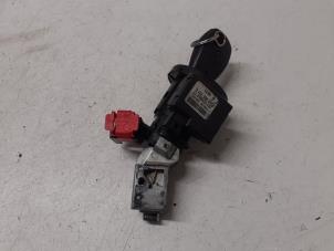 Gebruikte Kontaktslot + Sleutel Renault Twingo II (CN) 1.2 16V Prijs € 70,00 Margeregeling aangeboden door Autodemontage van de Laar