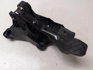 Gebruikte Rempedaal Volkswagen Polo VI (AW1) 1.0 MPI 12V Prijs € 50,00 Margeregeling aangeboden door Autodemontage van de Laar