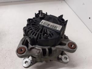 Gebruikte Alternator Renault Twingo II (CN) 1.2 16V Prijs op aanvraag aangeboden door Autodemontage van de Laar