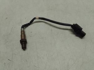 Gebruikte Lambda Sonde Peugeot 208 I (CA/CC/CK/CL) 1.6 HDi 115 16V Prijs € 40,00 Margeregeling aangeboden door Autodemontage van de Laar