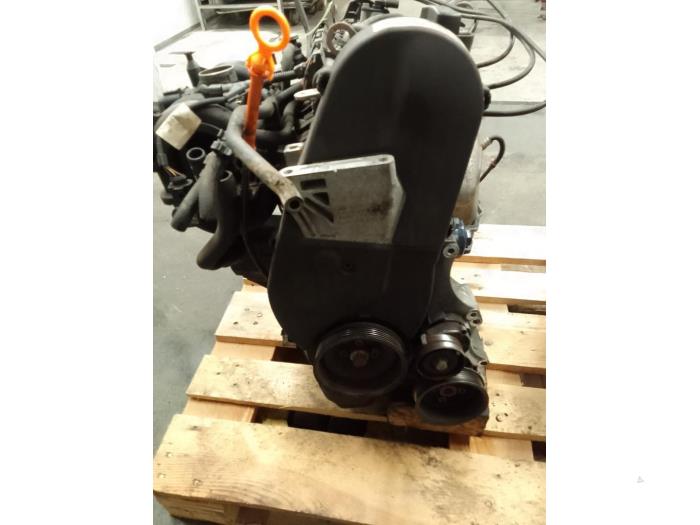 Gebruikte Motor Volkswagen Polo III (6N2) 1.4 Prijs € 300,00 Margeregeling aangeboden door Autodemontage van de Laar