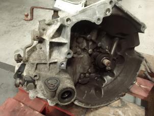 Gebruikte Versnellingsbak Peugeot 206+ (2L/M) 1.4 XS Prijs € 300,00 Margeregeling aangeboden door Autodemontage van de Laar