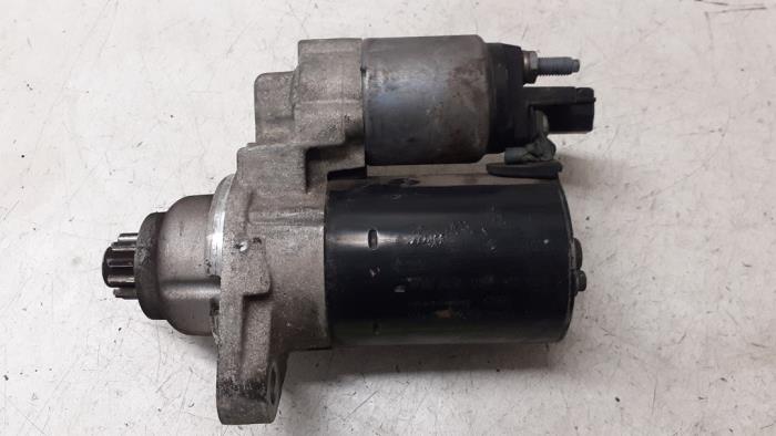 Gebruikte Startmotor Volkswagen Polo IV (9N1/2/3) 1.4 16V 75 Prijs € 50,00 Margeregeling aangeboden door Autodemontage van de Laar