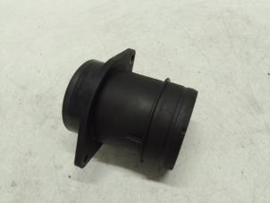 Gebruikte Luchtmassameter Volkswagen Polo V (6R) 1.2 TDI 12V BlueMotion Prijs € 50,00 Margeregeling aangeboden door Autodemontage van de Laar