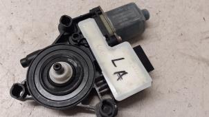 Gebruikte Motor electrisch raam Volkswagen Polo VI (AW1) 1.0 TSI 12V Prijs € 50,00 Margeregeling aangeboden door Autodemontage van de Laar