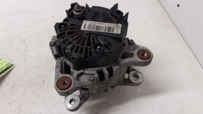 Gebruikte Dynamo Renault Twingo II (CN) 1.2 16V Prijs € 50,00 Margeregeling aangeboden door Autodemontage van de Laar