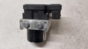 Gebruikte ABS Pomp Renault Twingo II (CN) 1.2 16V Prijs € 90,00 Margeregeling aangeboden door Autodemontage van de Laar