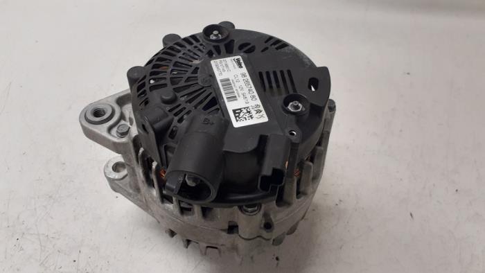 Gebruikte Dynamo Opel Corsa F (UB/UH/UP) 1.2 Turbo 12V 100 Prijs € 100,00 Margeregeling aangeboden door Autodemontage van de Laar