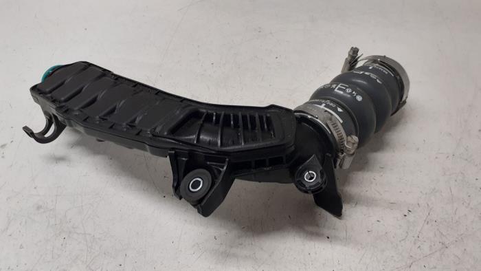 Gebruikte Intercooler Buis Opel Corsa F (UB/UH/UP) 1.2 Turbo 12V 100 Prijs € 25,00 Margeregeling aangeboden door Autodemontage van de Laar