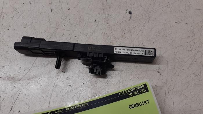 Gebruikte Antenne Opel Corsa F (UB/UH/UP) 1.2 Turbo 12V 100 Prijs € 10,00 Margeregeling aangeboden door Autodemontage van de Laar