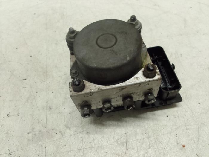 Gebruikte ABS Pomp Fiat Punto Evo (199) 1.3 JTD Multijet Start&Stop 16V Euro 4 Prijs € 125,00 Margeregeling aangeboden door Autodemontage van de Laar