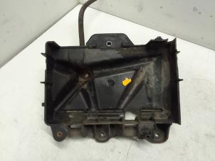 Gebruikte Accubak Volkswagen Polo V (6R) 1.6 TDI 16V 90 Prijs € 25,00 Margeregeling aangeboden door Autodemontage van de Laar