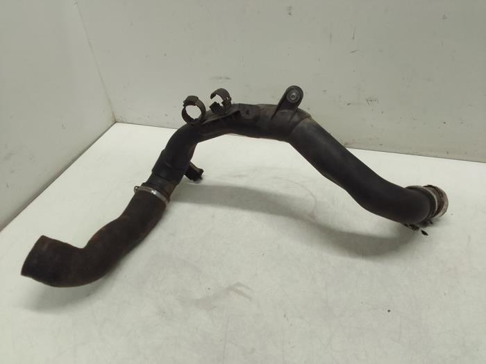 Gebruikte Intercooler Buis Volkswagen Polo V (6R) 1.6 TDI 16V 90 Prijs € 50,00 Margeregeling aangeboden door Autodemontage van de Laar