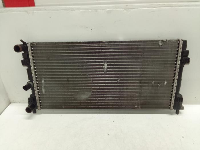 Radiateur van een Volkswagen Polo V (6R) 1.6 TDI 16V 90 2013