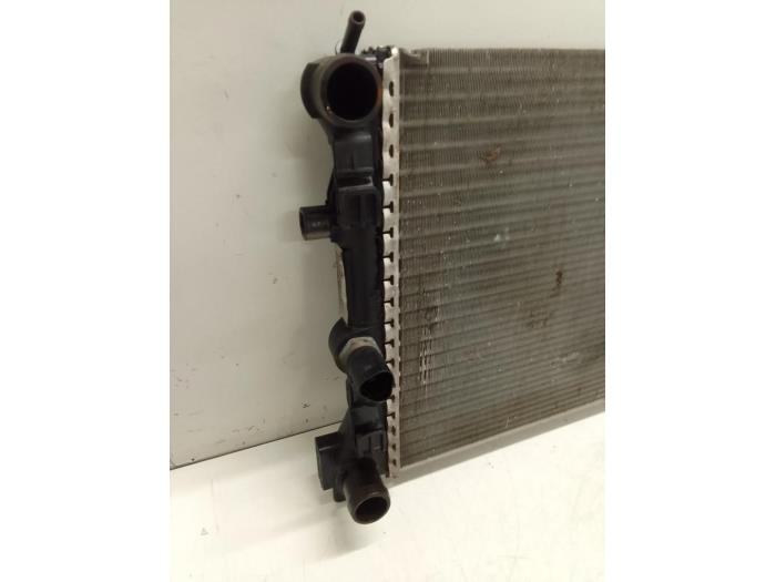 Radiateur van een Volkswagen Polo V (6R) 1.6 TDI 16V 90 2013