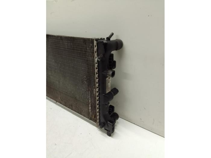 Radiateur van een Volkswagen Polo V (6R) 1.6 TDI 16V 90 2013