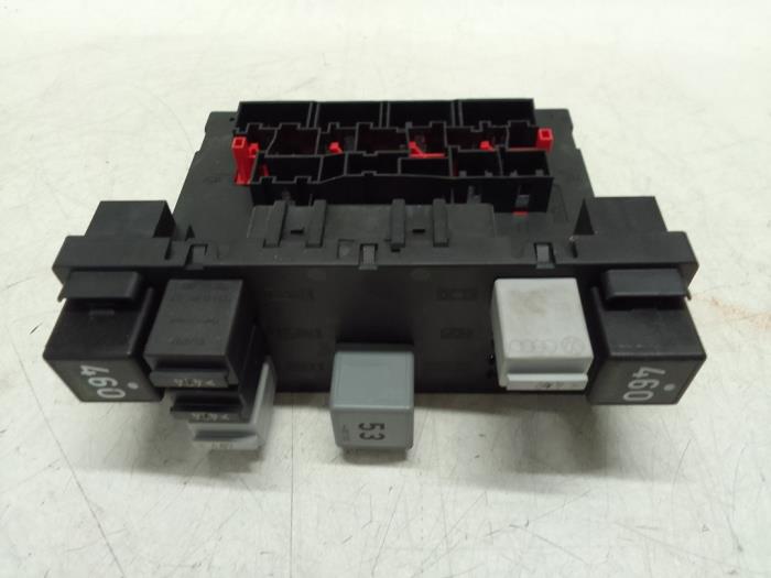 Gebruikte Bodycontrol Module Volkswagen Caddy III (2KA,2KH,2CA,2CH) 1.9 TDI Prijs € 100,00 Margeregeling aangeboden door Autodemontage van de Laar