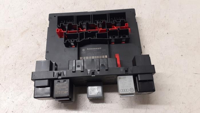 Gebruikte Bodycontrol Module Volkswagen Passat (3C2) 1.6 FSI 16V Prijs € 60,00 Margeregeling aangeboden door Autodemontage van de Laar