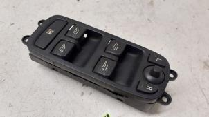 Gebruikte Ruit schakelaar elektrisch Volvo V50 (MW) 2.0 D 16V Prijs € 50,00 Margeregeling aangeboden door Autodemontage van de Laar