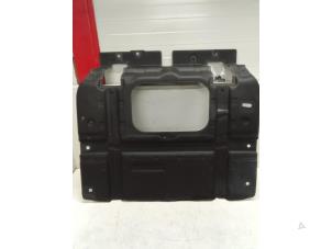 Gebruikte Beschermplaat bodem Kia EV6 (CV) 77.4 kWh RWD Prijs € 75,00 Margeregeling aangeboden door Autodemontage van de Laar