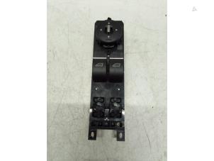 Gebruikte Schakelaar Elektrisch Raam Ford Fiesta 6 (JA8) 1.6 TDCi 16V ECOnetic Prijs € 35,00 Margeregeling aangeboden door Autodemontage van de Laar