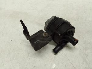 Gebruikte Watercirculatiepomp Audi A3 Sportback (8VA/8VF) 1.4 TFSI 16V e-tron Prijs € 50,00 Margeregeling aangeboden door Autodemontage van de Laar