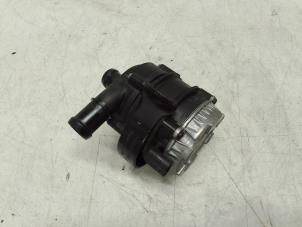 Gebruikte Watercirculatiepomp Audi A3 Sportback (8VA/8VF) 1.4 TFSI 16V e-tron Prijs € 50,00 Margeregeling aangeboden door Autodemontage van de Laar
