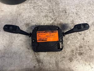 Gebruikte Combischakelaar Stuurkolom BMW 3 serie (E90) 320d 16V Prijs € 100,00 Margeregeling aangeboden door Autodemontage van de Laar