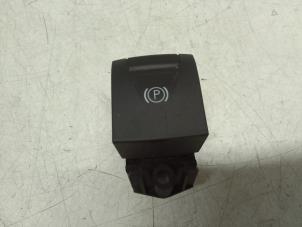 Gebruikte Schakelaar handrem Renault Megane III CC (EZ) 2.0 16V CVT Prijs € 25,00 Margeregeling aangeboden door Autodemontage van de Laar