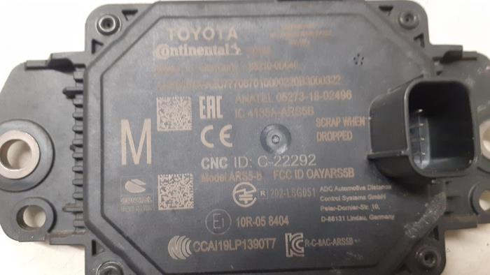 Radar sensor van een Toyota Yaris IV (P21/PA1/PH1) 1.5 12V Hybrid 115 2021