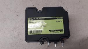 Gebruikte ABS Pomp Renault Zoé (AG) R90 Prijs op aanvraag aangeboden door Autodemontage van de Laar