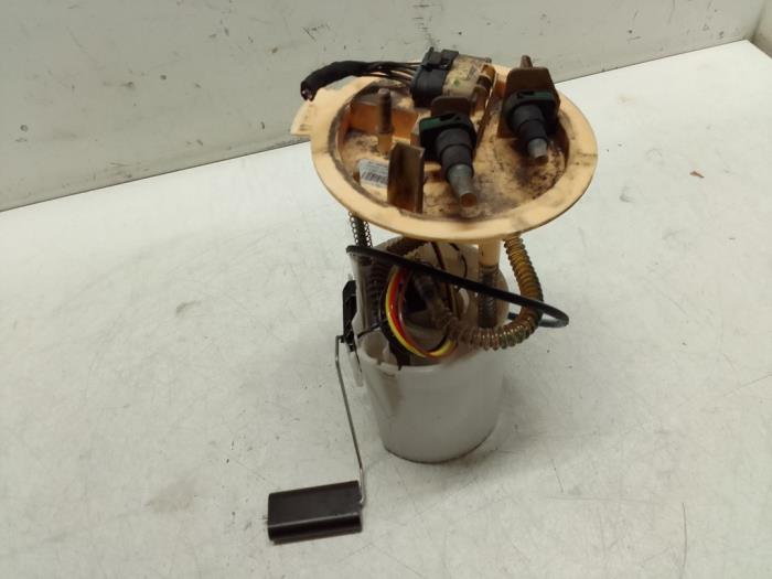 Gebruikte Tank element Pomp Mercedes B (W246/W242) 1.6 B-180 BlueEFFICIENCY Turbo 16V Prijs € 100,00 Margeregeling aangeboden door Autodemontage van de Laar