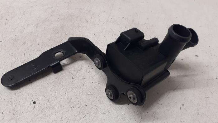 Gebruikte Waterpomp Volkswagen Beetle (16AE) 2.0 TDI 16V Prijs € 50,00 Margeregeling aangeboden door Autodemontage van de Laar