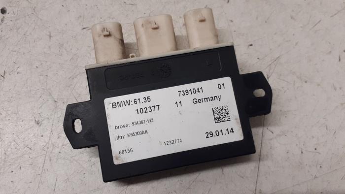 Gebruikte Smart entry computer BMW 5 serie Touring (F11) 535d xDrive 24V Prijs € 70,00 Margeregeling aangeboden door Autodemontage van de Laar