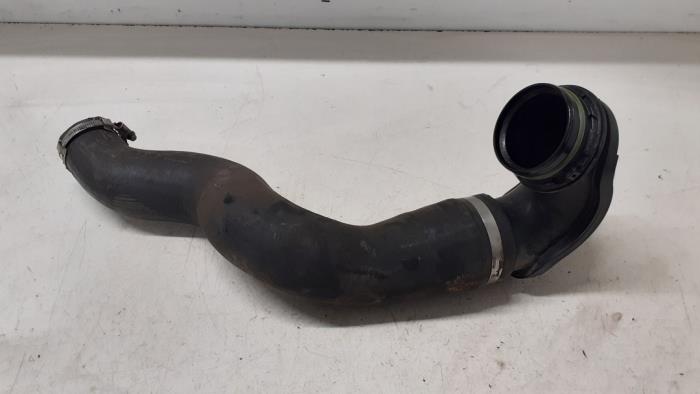 Gebruikte Intercooler Slang Opel Insignia 2.8 V6 Turbo 24V 4x4 Ecotec Prijs € 35,00 Margeregeling aangeboden door Autodemontage van de Laar
