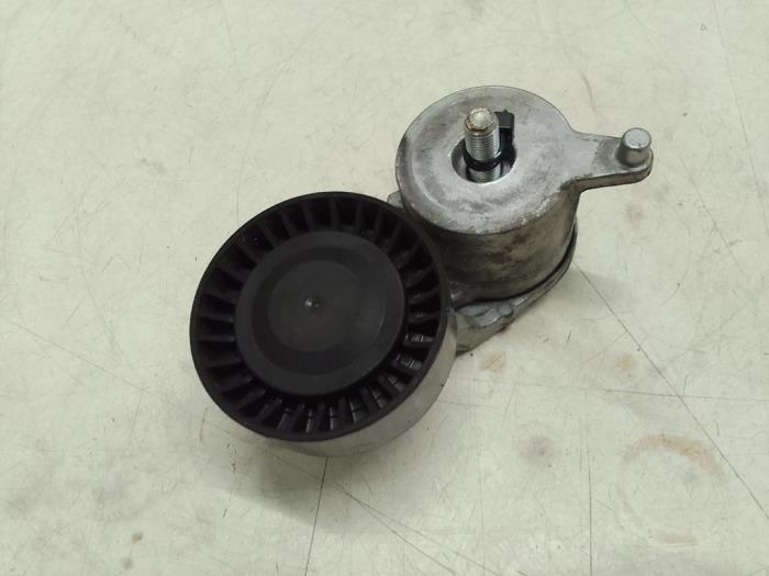 Gebruikte Spanrol Multiriem Toyota Aygo (B40) 1.0 12V VVT-i Prijs € 30,00 Margeregeling aangeboden door Autodemontage van de Laar
