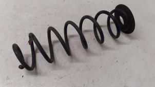 Gebruikte Schroefveer achter Seat Leon (5FB) 1.6 TDI Ecomotive 16V Prijs € 25,00 Margeregeling aangeboden door Autodemontage van de Laar