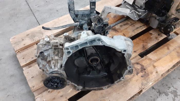 Gebruikte Versnellingsbak Seat Ibiza ST (6J8) 1.2 TDI Ecomotive Prijs € 200,00 Margeregeling aangeboden door Autodemontage van de Laar