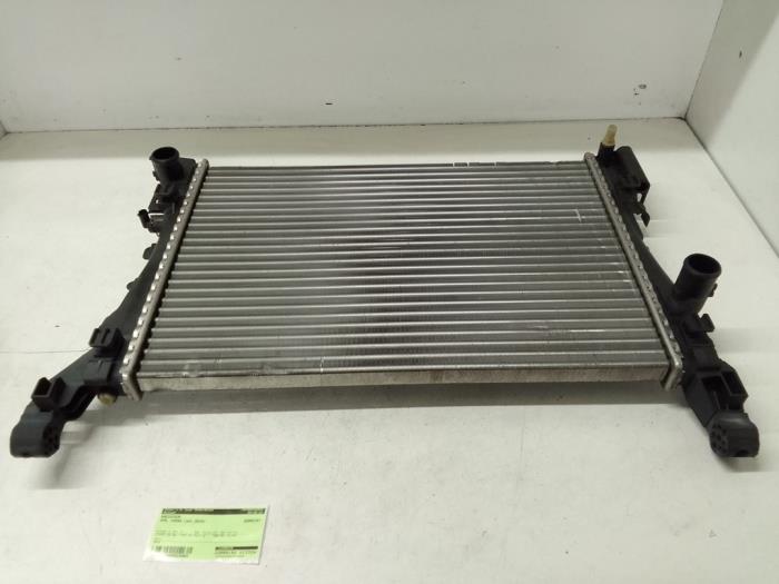 Gebruikte Radiateur Opel Corsa E 1.4 16V ECOTEC LPG Prijs € 70,00 Margeregeling aangeboden door Autodemontage van de Laar