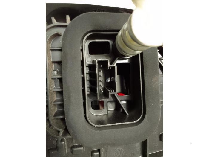 Achterlicht links van een Volkswagen Polo V (6R) 1.4 TDI DPF BlueMotion technology 2015