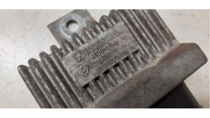 Computer Koeling van een Renault Trafic New (FL) 1.9 dCi 100 16V 2003