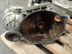 Gebruikte Versnellingsbak Skoda Superb Combi (3TAC/TAF) 1.6 TDI Prijs € 600,00 Margeregeling aangeboden door Autodemontage van de Laar